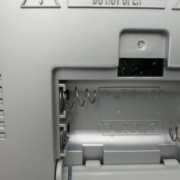 Timex T434S Triple Alarm Clock Radio AM-FM with 4 Nature Sounds Options and DST - Picture 9 of 10